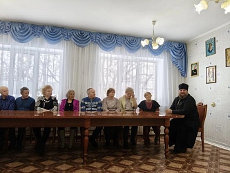 с. Борское состоялась знаменательная встреча получателей социальных услуг с настоятелем прихода села Коноваловка Борского района отца Николая