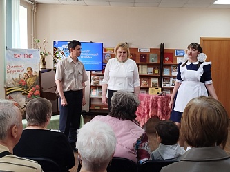 В клубе «Надежда» показали спектакль «Будет свет Победы нашей вечным»