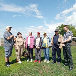 Члены безенчукской группы Чапаевской МО ВОС посетили конный двор «Никольский»