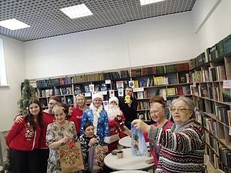 В «БиблиоКАФЕ» для членов Волжской МО ВОС прошла новогодняя мозаика «Говорят, под Новый год…»